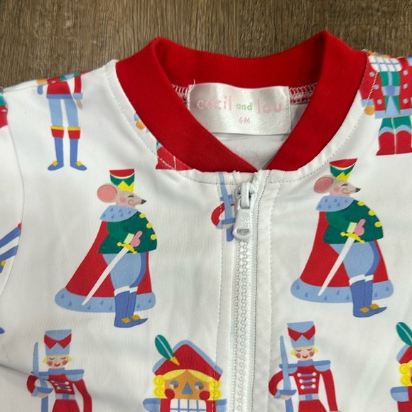 Cecil and Lou, 6M, precious Nutcracker fabric, zipper opening, cute details👼🎄 - Picture 2 of 8